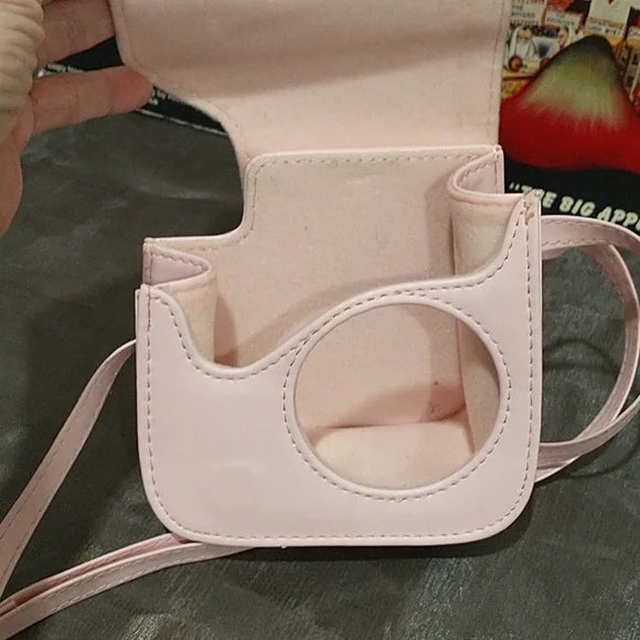5/$15⛵Instax Light Pink Crossbody Bag - Picture 3 of 4